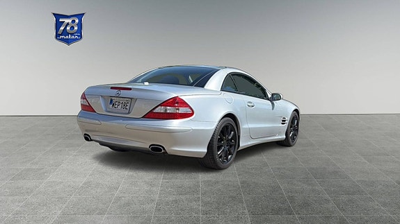 Mercedes-Benz SL500 6 of 12