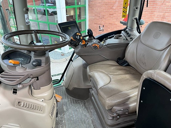 John Deere 6215R AP 5 of 6