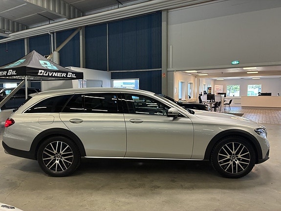 Mercedes-Benz E220 d 3 of 5