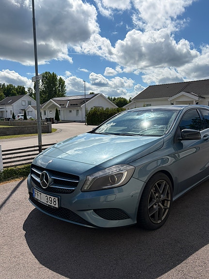 Mercedes-Benz A180 4 of 5