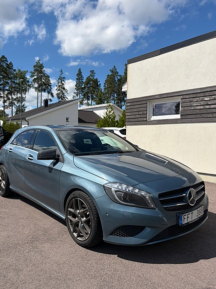 Mercedes-Benz A180 3 of 5
