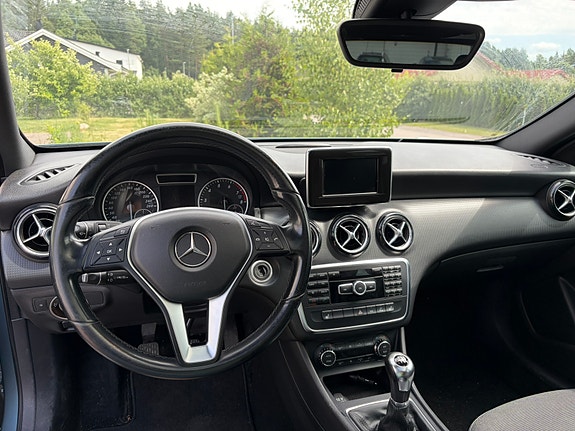 Mercedes-Benz A180 6 of 12
