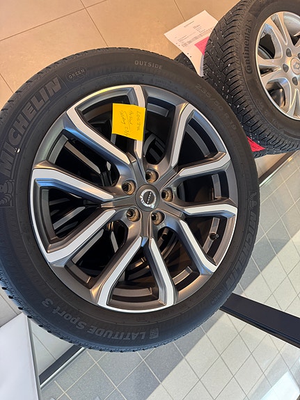 Volvo S60 Cross Country 12 of 12