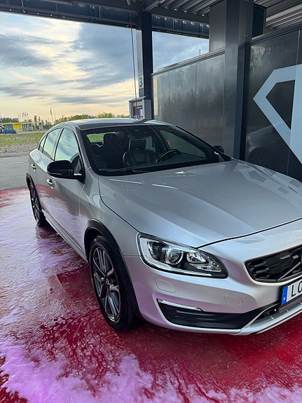 Volvo S60 Cross Country 5 of 5