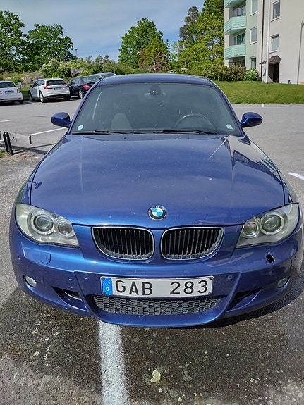 BMW 120i 2 of 5