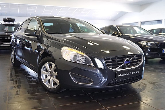 Volvo S60 3 of 5