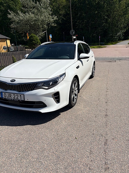 Kia Optima 2 of 5