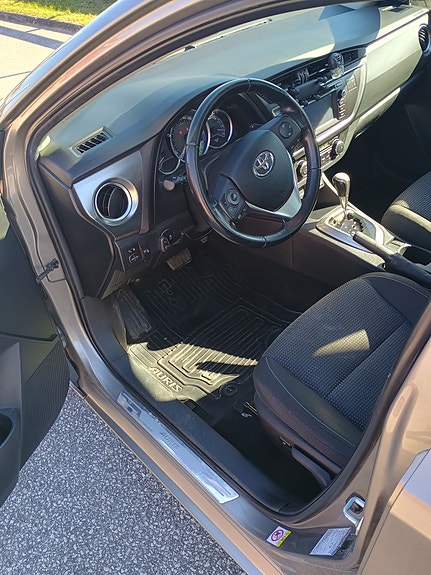 Toyota Auris 3 of 5