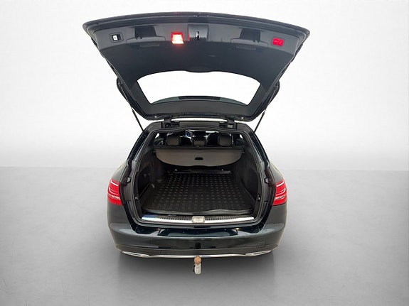 Mercedes-Benz C220 30 of 30