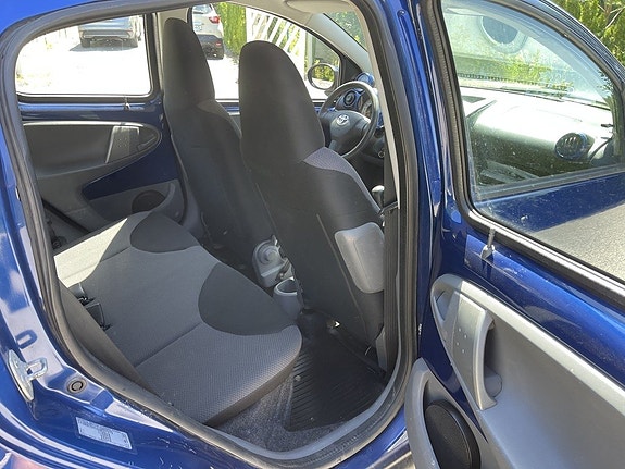 Toyota Aygo 14 of 16
