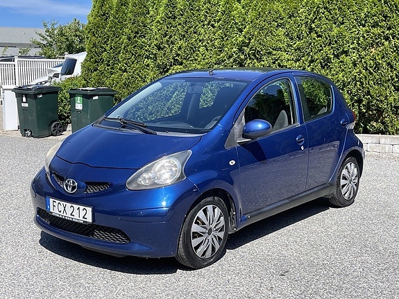 Toyota Aygo 2 of 5