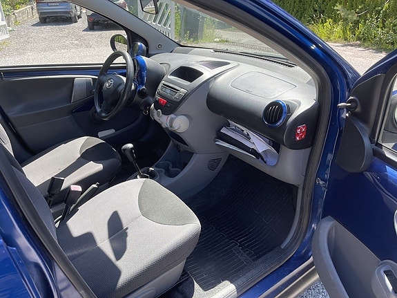 Toyota Aygo 10 of 16