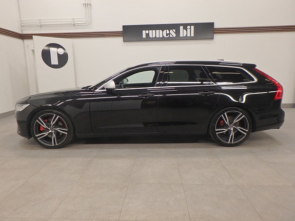 Volvo V90 2 of 5