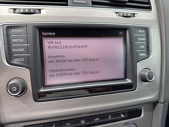 Volkswagen Golf VII 19 of 22