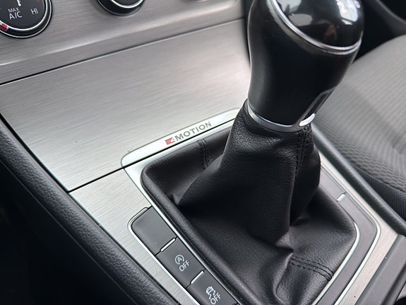 Volkswagen Golf VII 21 of 22