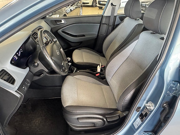 Hyundai i20 4 of 5