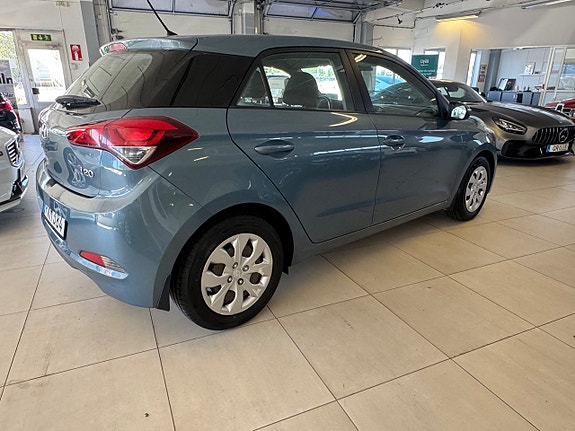 Hyundai i20 3 of 5