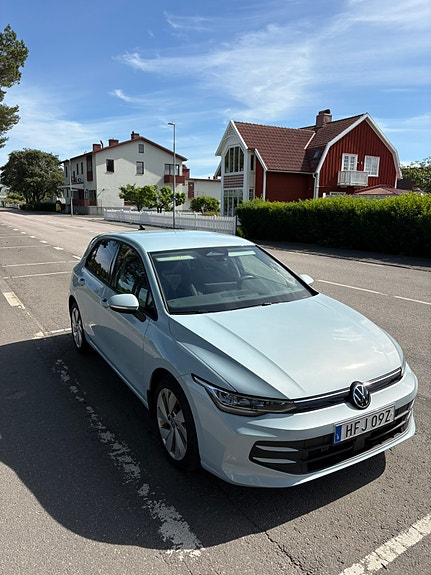 Volkswagen Golf VIII 4 of 5