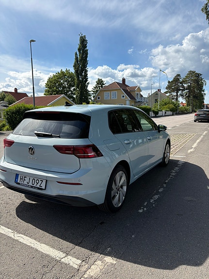 Volkswagen Golf VIII 2 of 5