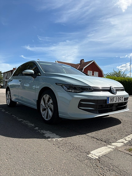 Volkswagen Golf VIII 3 of 5