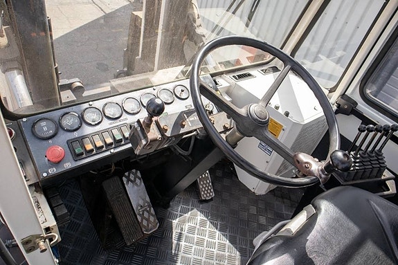 Svetruck 1260-32, 12-tons dieselmotviktstruck 13 of 17