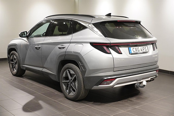 Hyundai Tucson 2 of 2