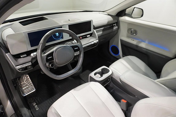 Hyundai Ioniq 5 2 of 5