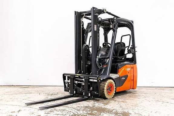 Linde E 14-02, smidig motviktstruck med non-marking däck 3 of 6