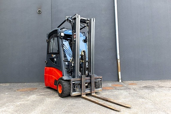 Linde E20L-01,Kompakt motviktstruck m batteri från 2019 7 of 9