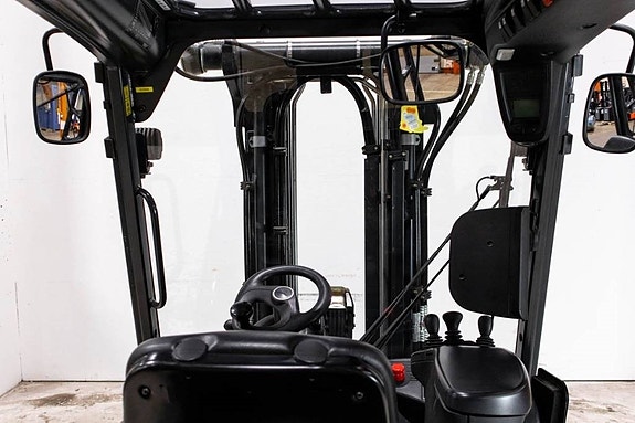 Linde E40, 4-tons elmotviktstruck med rejäl lyfthöjd 8 of 12