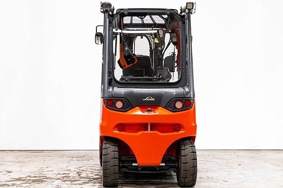 Linde E40, 4-tons elmotviktstruck med rejäl lyfthöjd 4 of 12