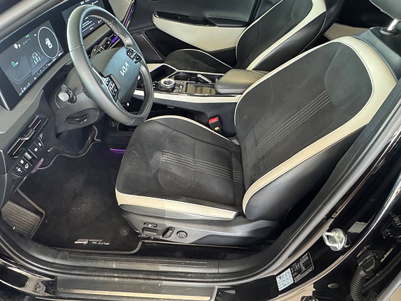 Kia EV6 3 of 5