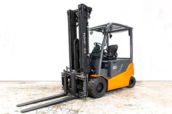 Toyota 8FBMT30, motviktstruck,5,5m lyfthöjd, nytt batteri 3 of 5
