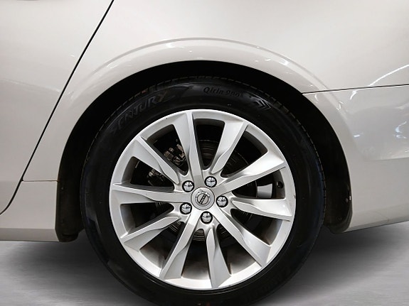 Volvo S90 14 of 14