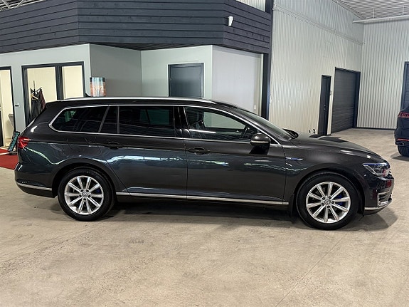 Volkswagen Passat 3 of 5