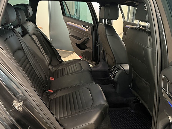 Volkswagen Passat 7 of 10