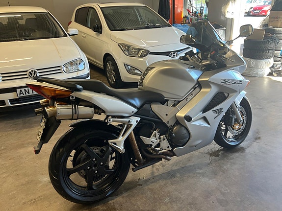 Honda Powersports VFR800 V4 VTEC 0.8 13 of 18