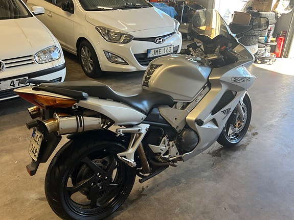 Honda Powersports VFR800 V4 VTEC 0.8 9 of 18