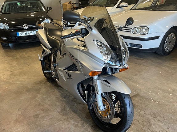 Honda Powersports VFR800 V4 VTEC 0.8 10 of 18