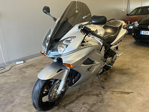 Honda Powersports VFR800 V4 VTEC 0.8 5 of 18