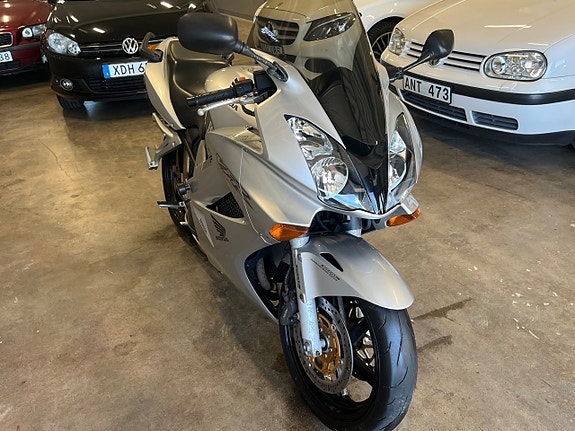 Honda Powersports VFR800 V4 VTEC 0.8 6 of 18