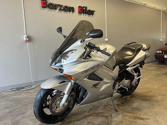 Honda Powersports VFR800 V4 VTEC 0.8 4 of 18