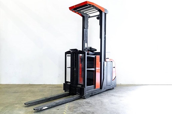 BT OME 100 N smidig plocktruck från BT 4 of 9