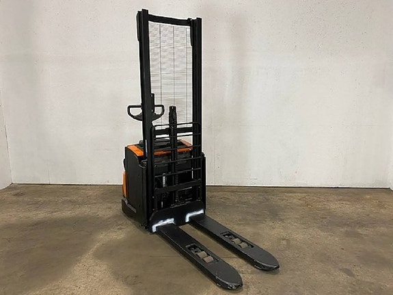BT Ledstaplare med initiallyft, SWE 120 L 2 of 5