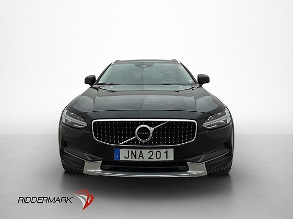 Volvo V90 Cross Country 3 of 5