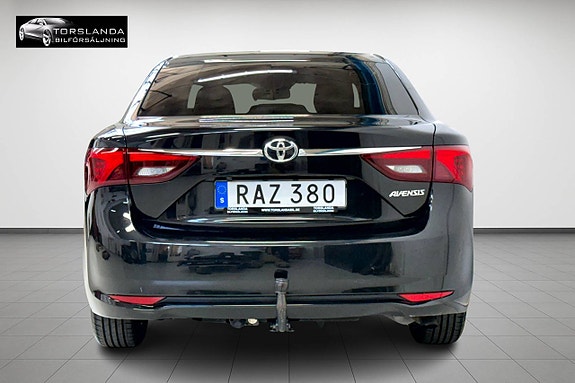 Toyota Avensis 7 of 14