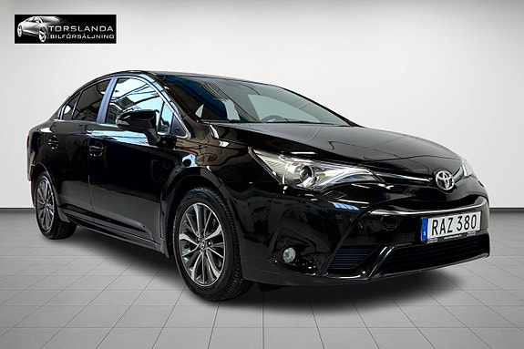 Toyota Avensis 2 of 5