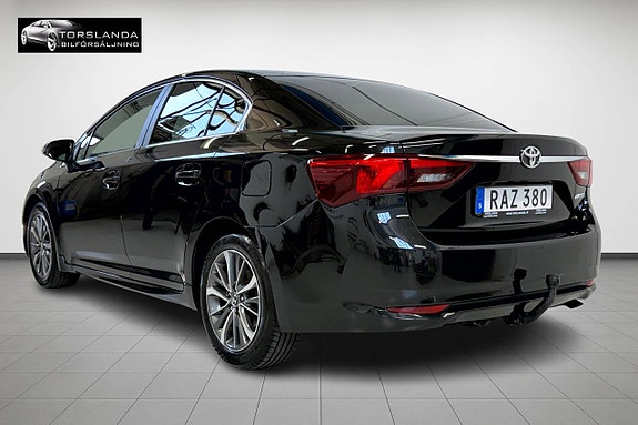 Toyota Avensis 5 of 5