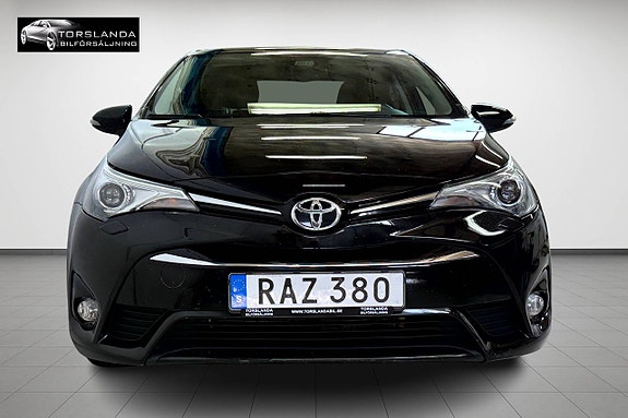 Toyota Avensis 8 of 14