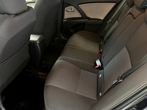Toyota Avensis 12 of 14